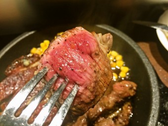 ウワサの「いきなりステーキ」   肉いランチレポート