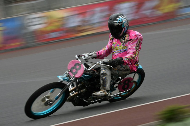 堀切出身のオートレーサー、鈴木圭一郎